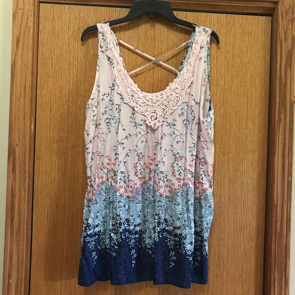 Suzanne Betro top